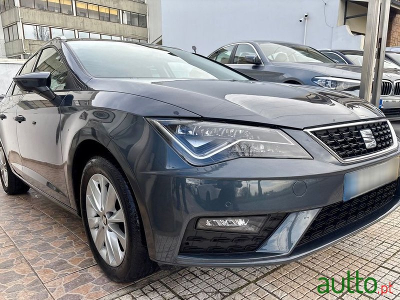 2018' SEAT Leon St photo #1