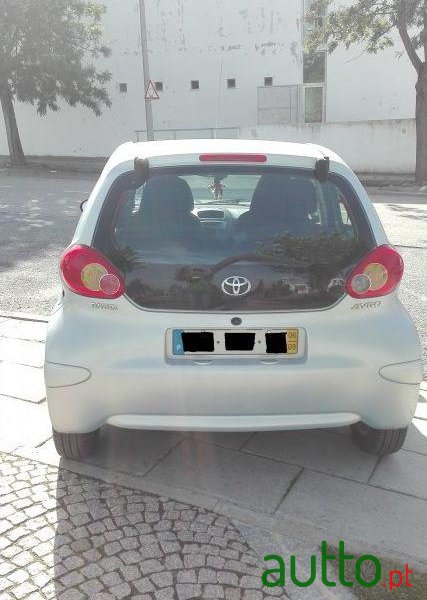 2006' Toyota Aygo photo #1