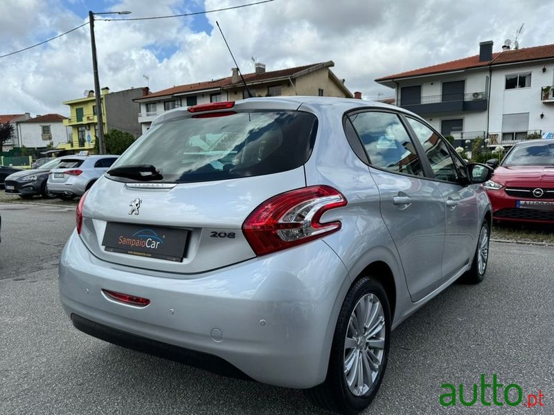 2015' Peugeot 208 1.4 Hdi Active photo #3