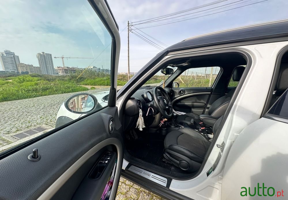 2014' MINI Countryman Cooper D photo #6