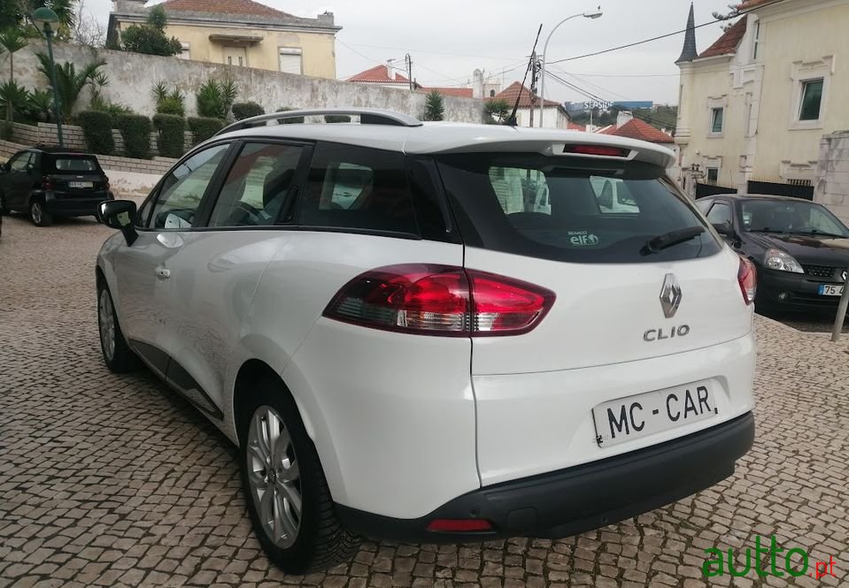 2017' Renault Clio Sport Tourer photo #3