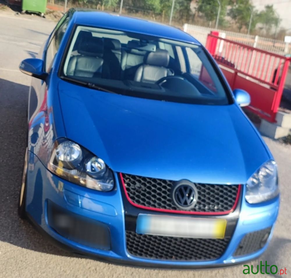 2005' Volkswagen Golf photo #1