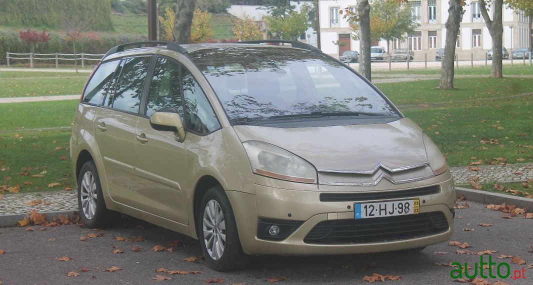 2009' Citroen C4 Grand Picasso photo #5