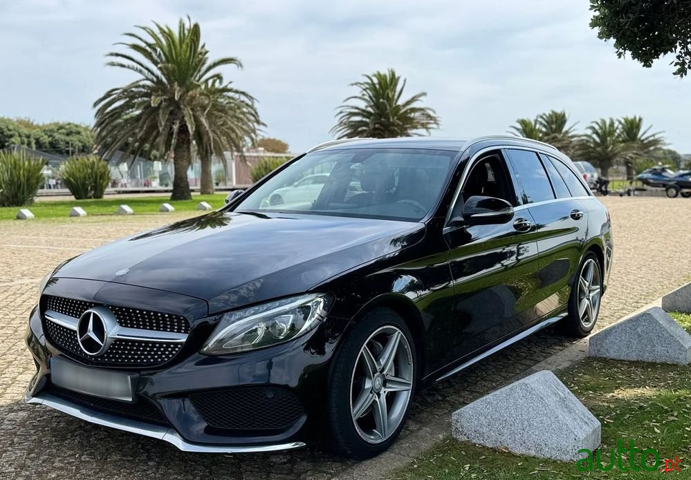 2015' Mercedes-Benz Classe C photo #2