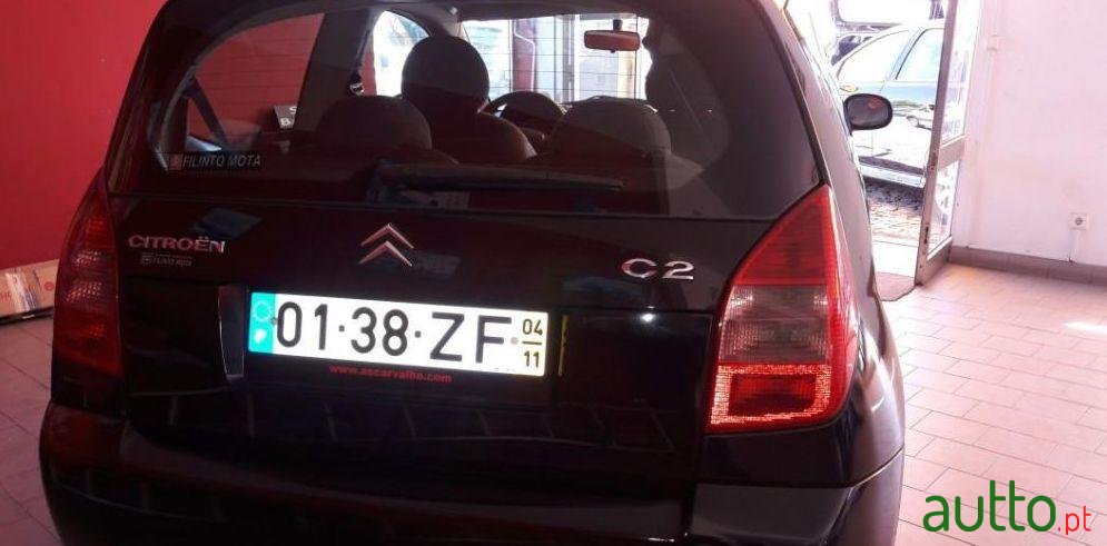 2004' Citroen C2 1.1 Sx photo #2