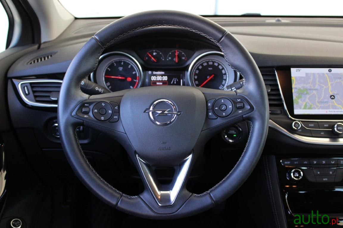 2018' Opel Astra Sports Tourer photo #3