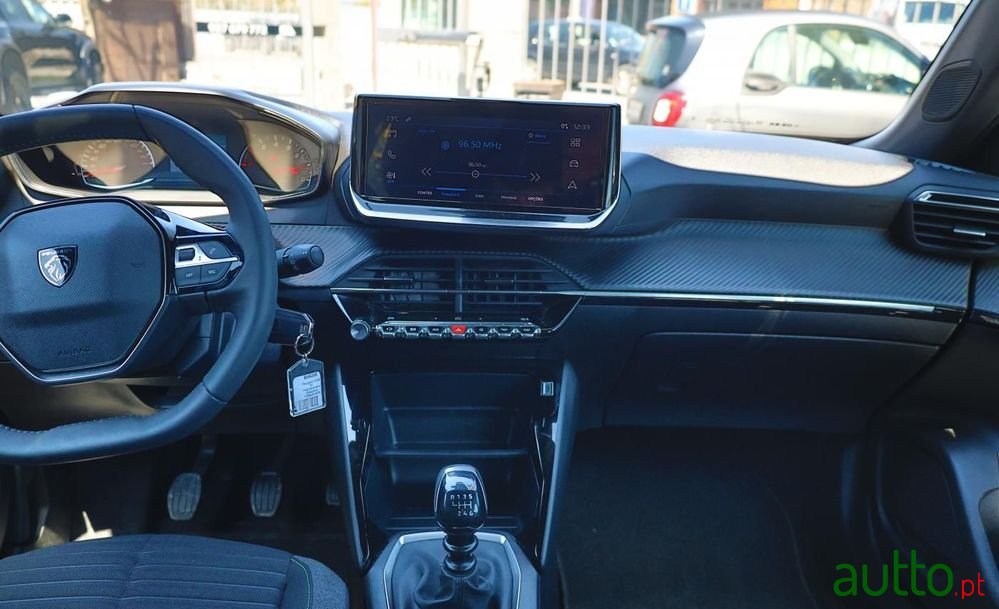 2024' Peugeot 2008 1.2 Puretech Active photo #6