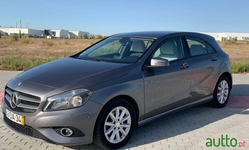 2013' Mercedes-Benz A-200 photo #1