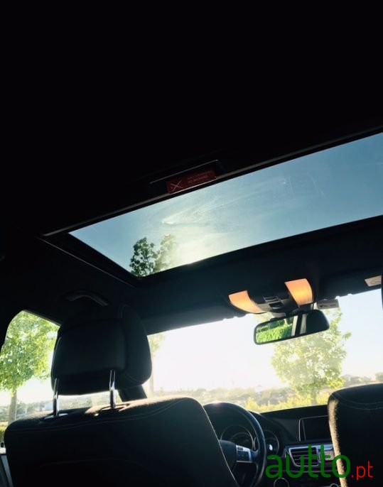 2015' Mercedes-Benz E-220 photo #5