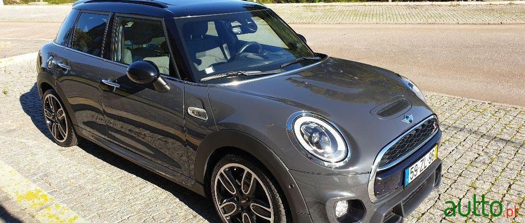 2015' MINI Cooper photo #3