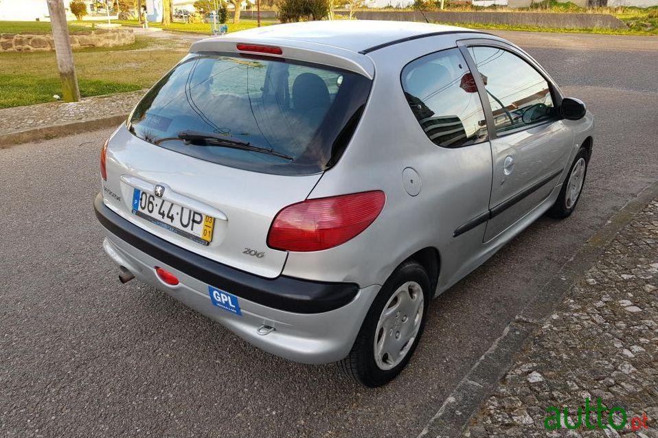 2003' Peugeot 206 photo #2