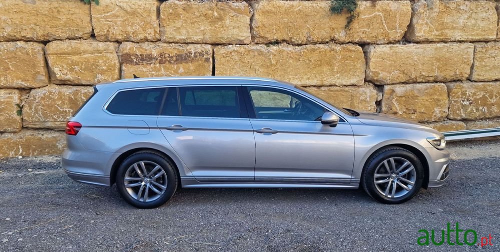 2018' Volkswagen Passat Variant photo #5