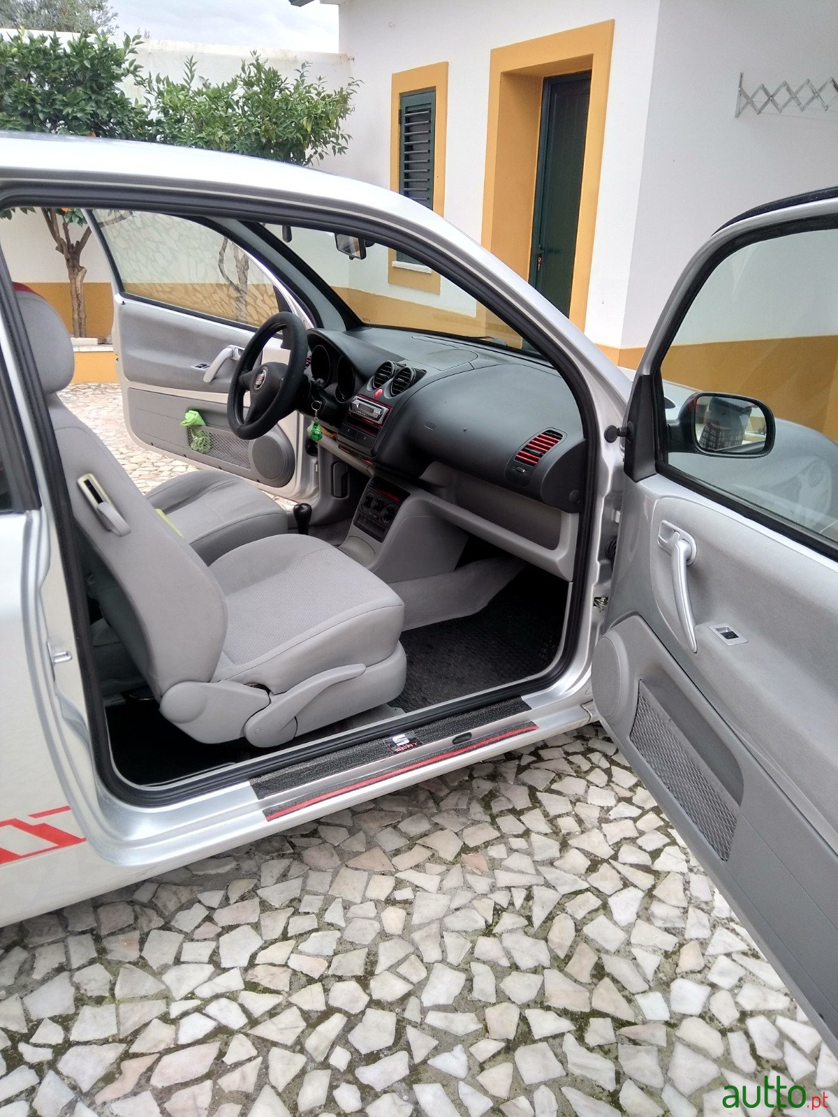 2002' SEAT Arosa photo #3