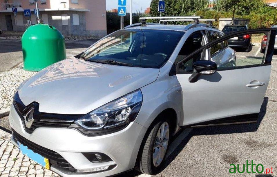 2017' Renault Clio Sport Tourer photo #1
