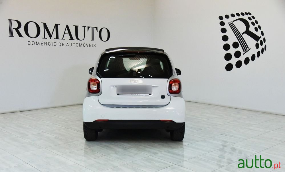 2019' Smart Fortwo photo #6