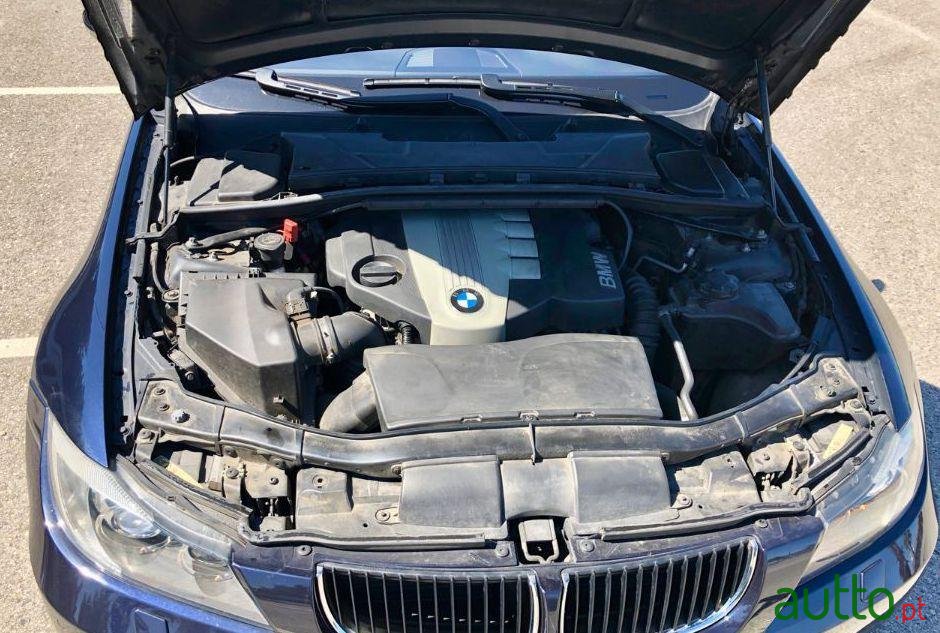 2008' BMW 318 photo #1