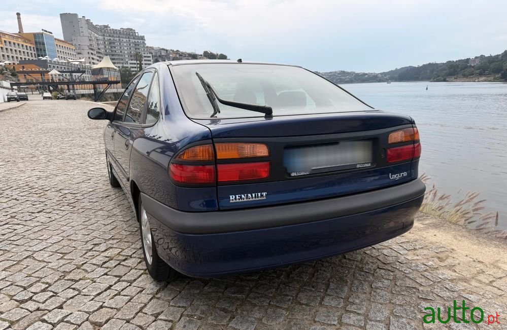 2001' Renault Laguna 1.6 Rxt photo #5