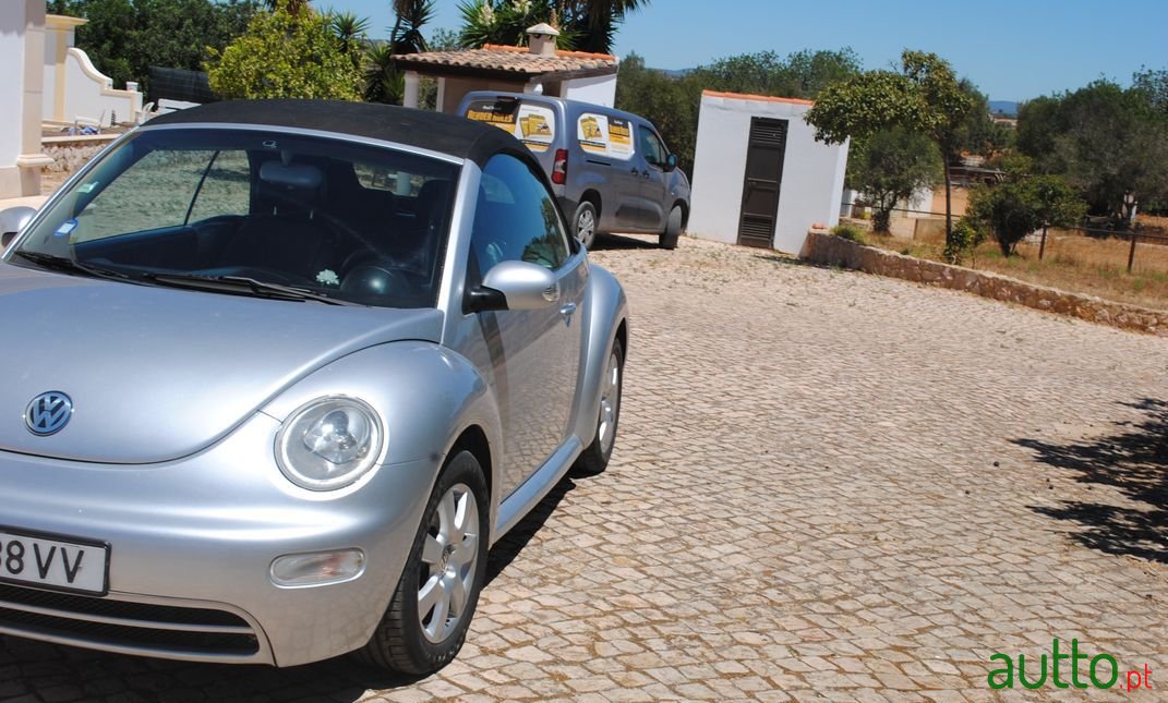 2003' Volkswagen New Beetle photo #6