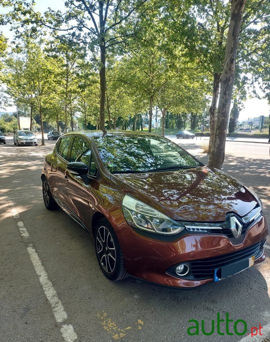 2015' Renault Clio photo #1