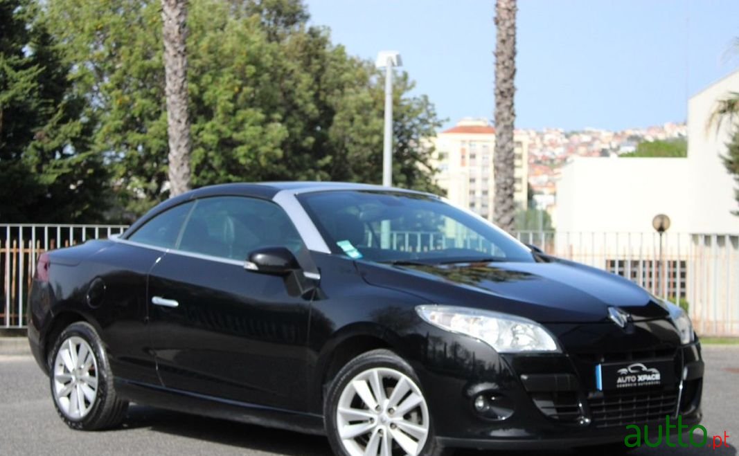 2010' Renault Megane photo #1