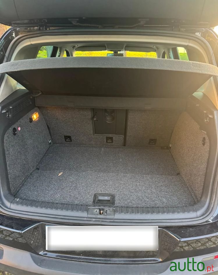 2008' Volkswagen Tiguan photo #3