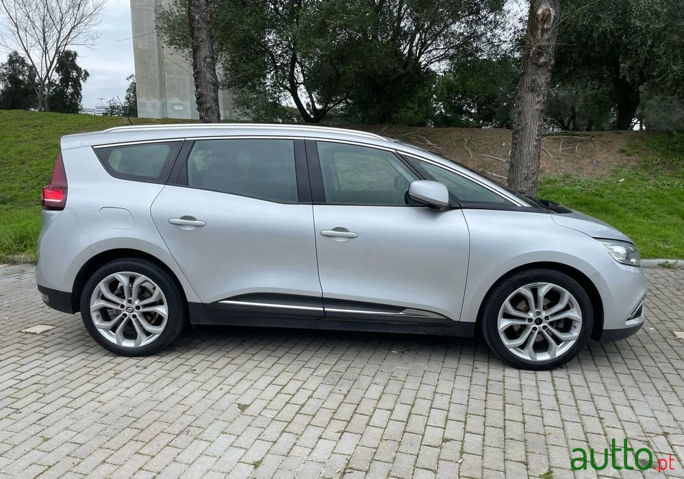2018' Renault Grand Scenic photo #6