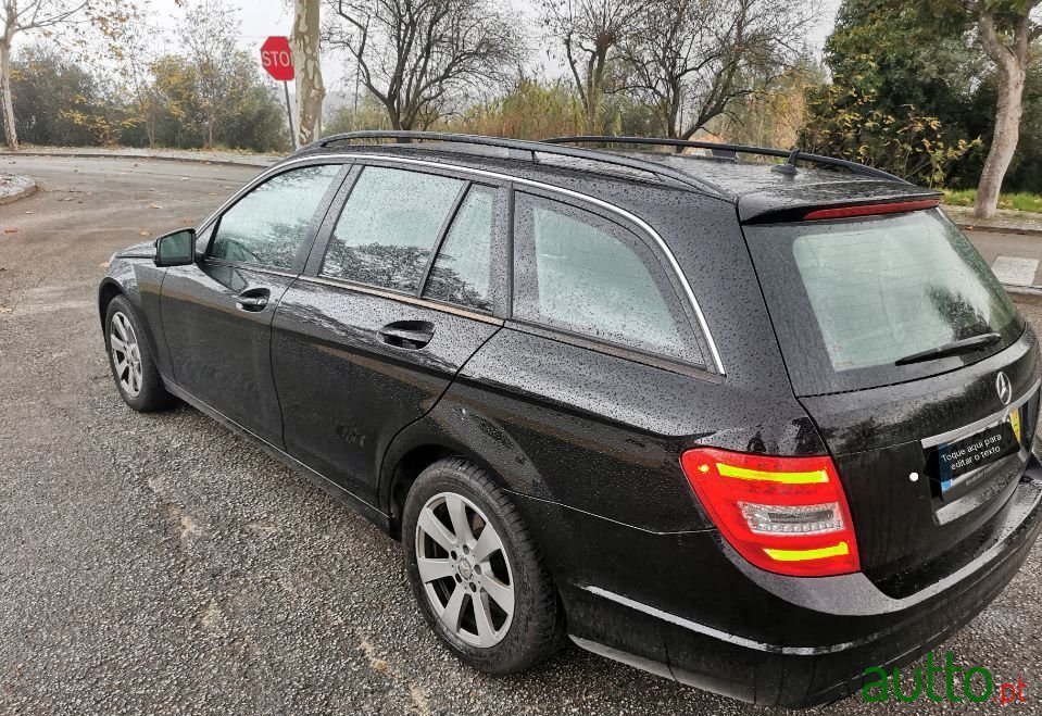 2013' Mercedes-Benz C-200 photo #3