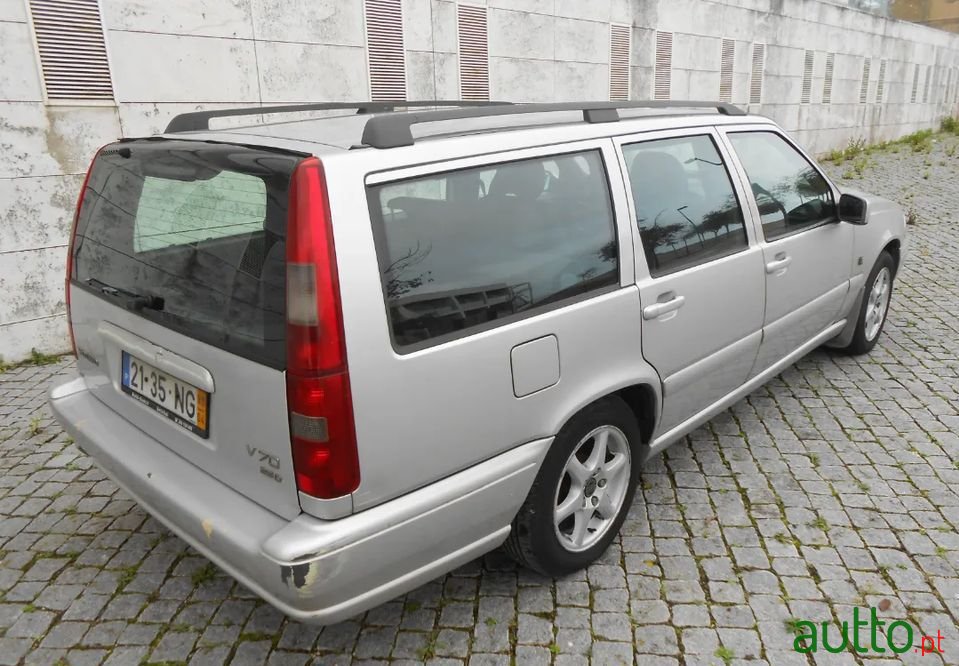 1999' Volvo V70 photo #6