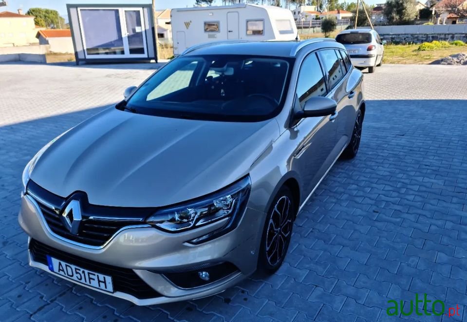 2017' Renault Megane Sport Tourer photo #1