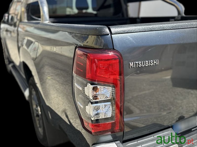 2020' Mitsubishi L200 photo #5