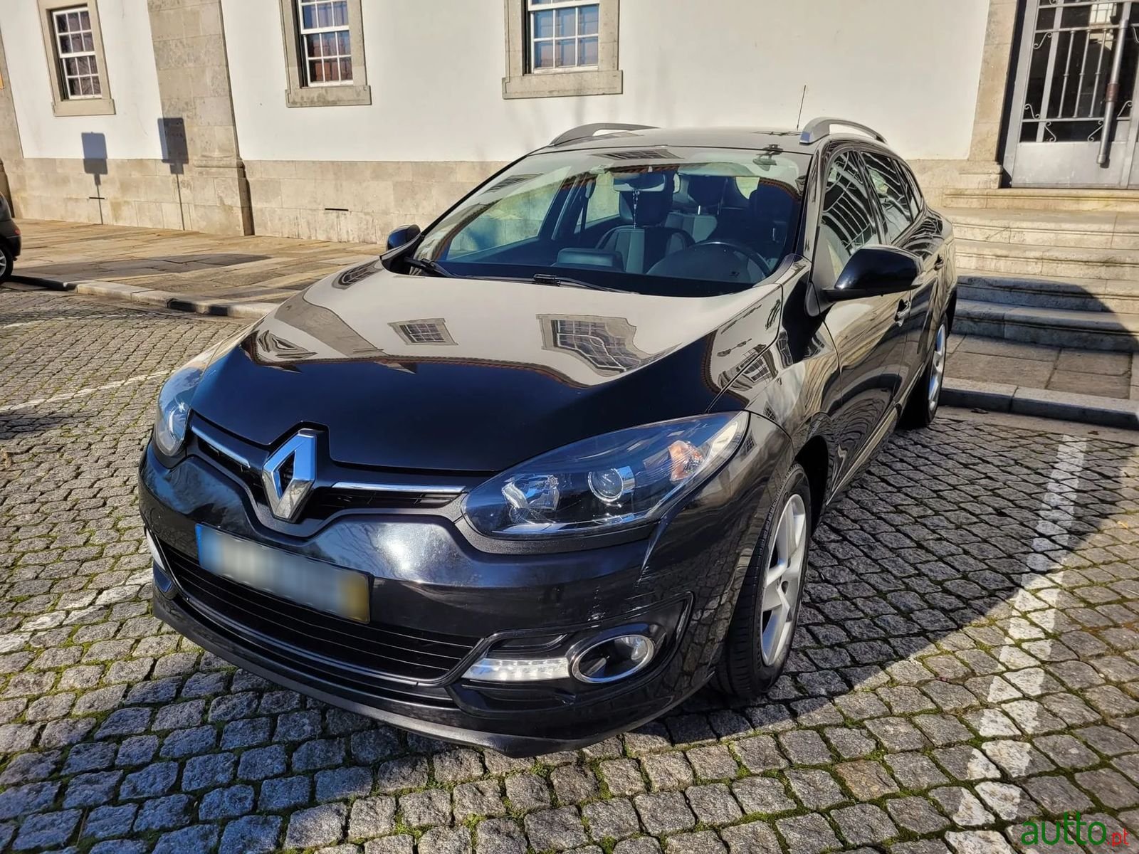 2015' Renault Megane Sport Tourer photo #1
