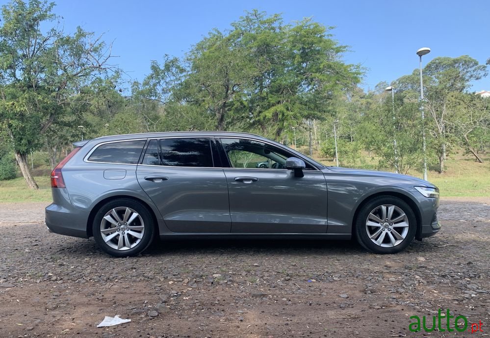 2018' Volvo V60 photo #5