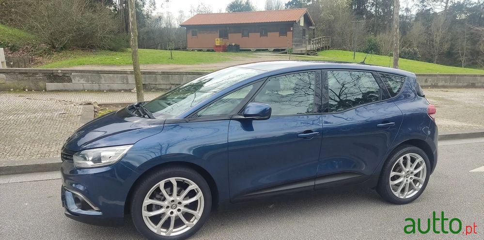 2017' Renault Scenic photo #1