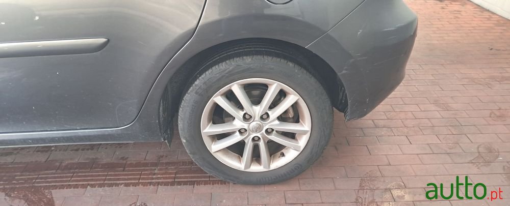 2009' Toyota Auris 1.33 Vvt-I photo #3