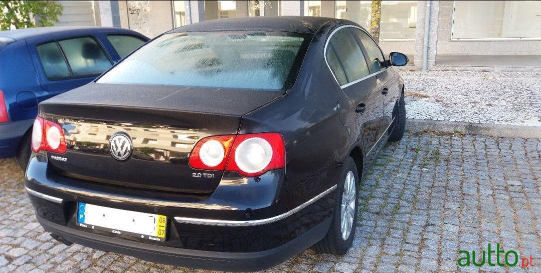 2008' Volkswagen Passat photo #1