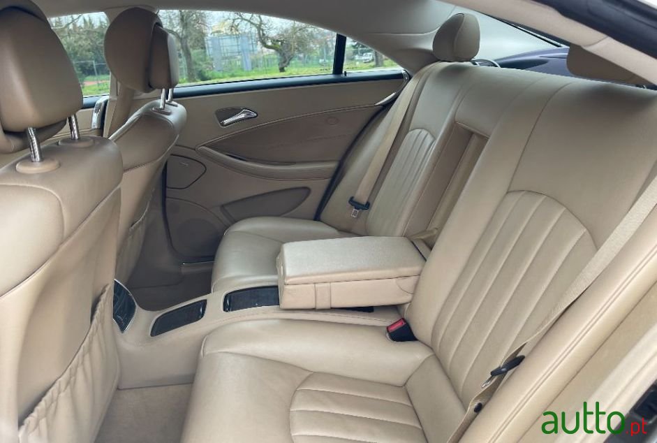 2006' Mercedes-Benz Cls-350 photo #3