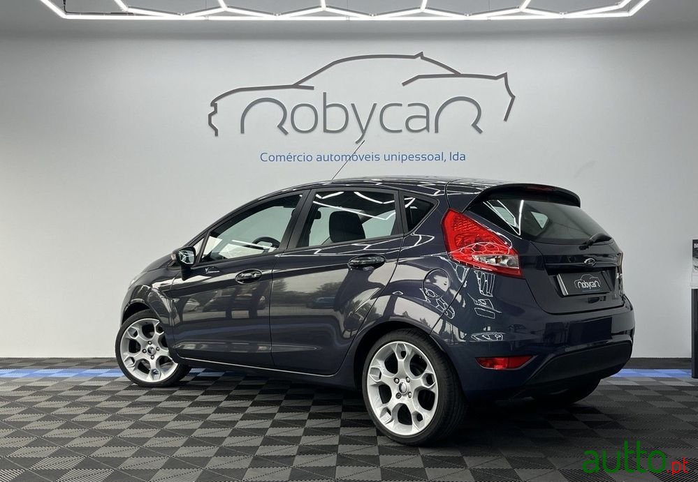 2012' Ford Fiesta 1.25 Techno 124G photo #3