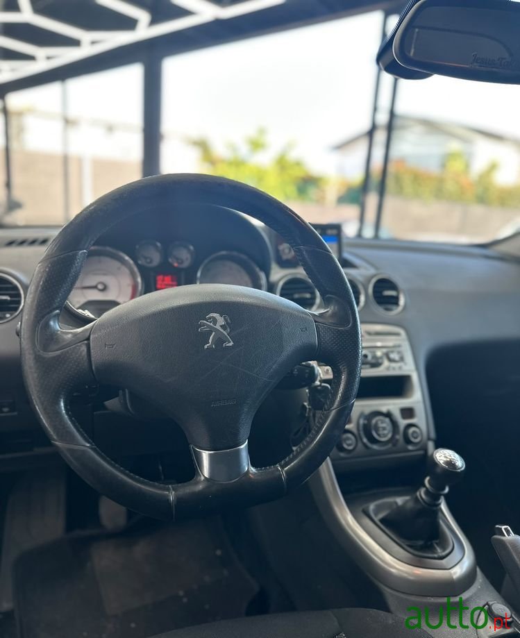 2013' Peugeot 308 Sw photo #3