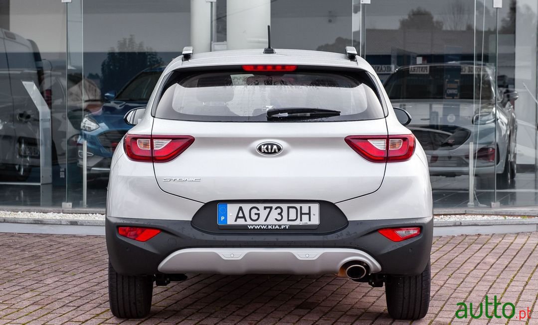 2021' Kia Stonic photo #5