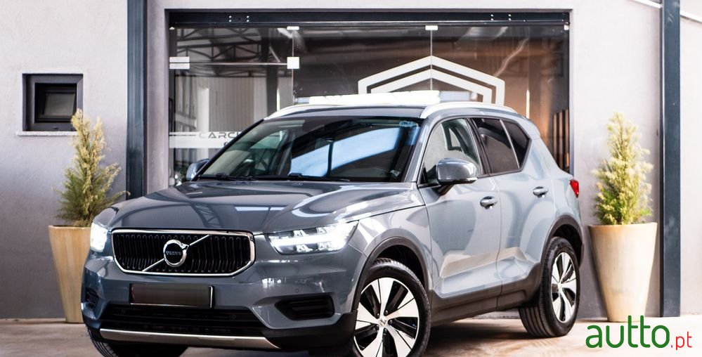 2020' Volvo Xc 40 2.0 D3 Momentum Plus photo #1