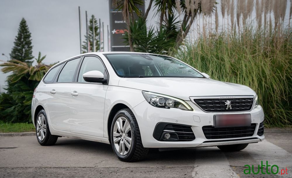 2020' Peugeot 308 Sw photo #1