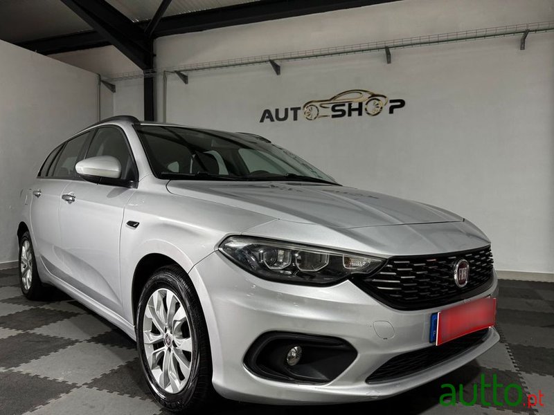 2016' Fiat Tipo Station Wagon photo #1