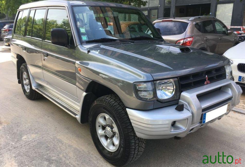 1999' Mitsubishi Pajero photo #4