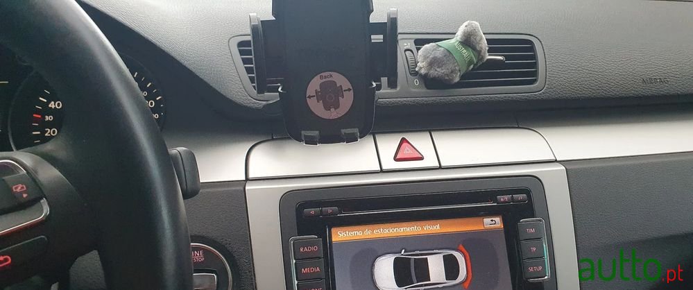 2010' Volkswagen Passat 2.0 Blue Tdi photo #1