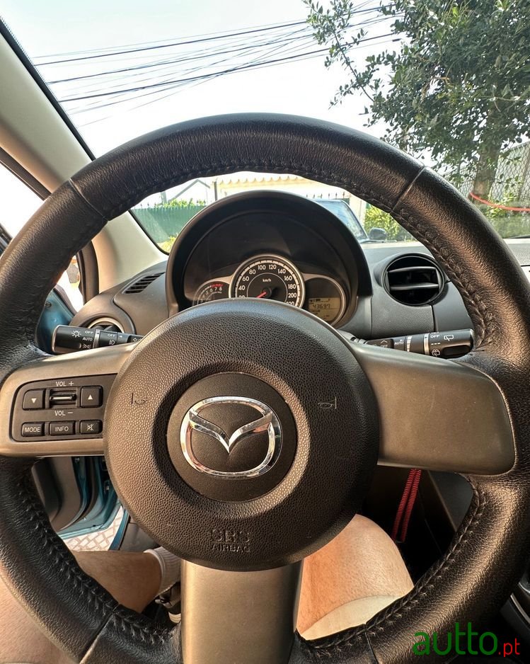 2012' Mazda 2 1.3 Mzr Navi Series photo #6