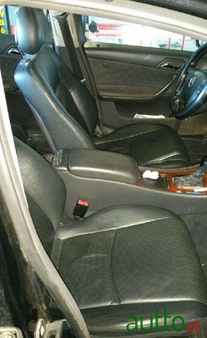 2001' Mercedes-Benz C 220 CDi Classic Station photo #3