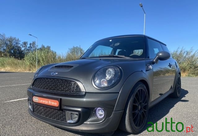 2011' MINI Cooper photo #4