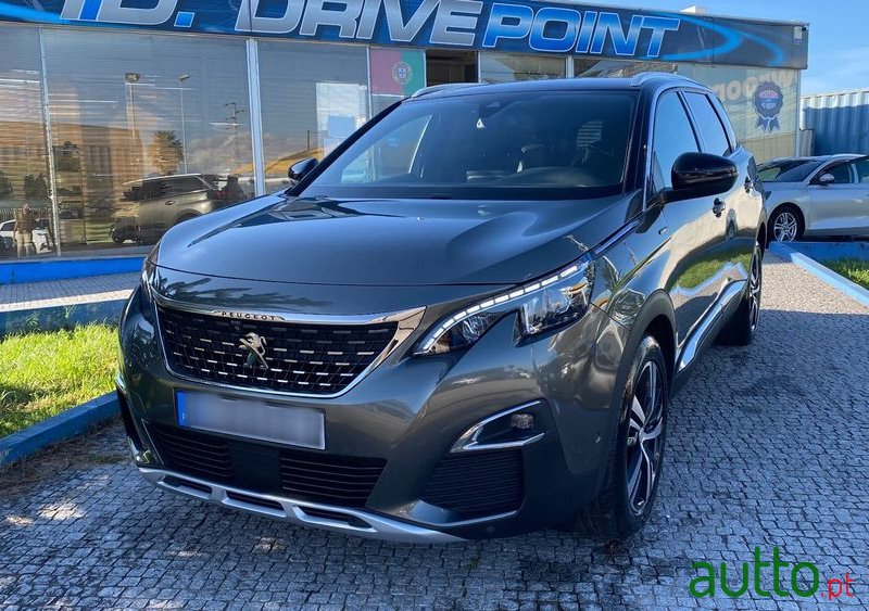 2019' Peugeot 5008 photo #2