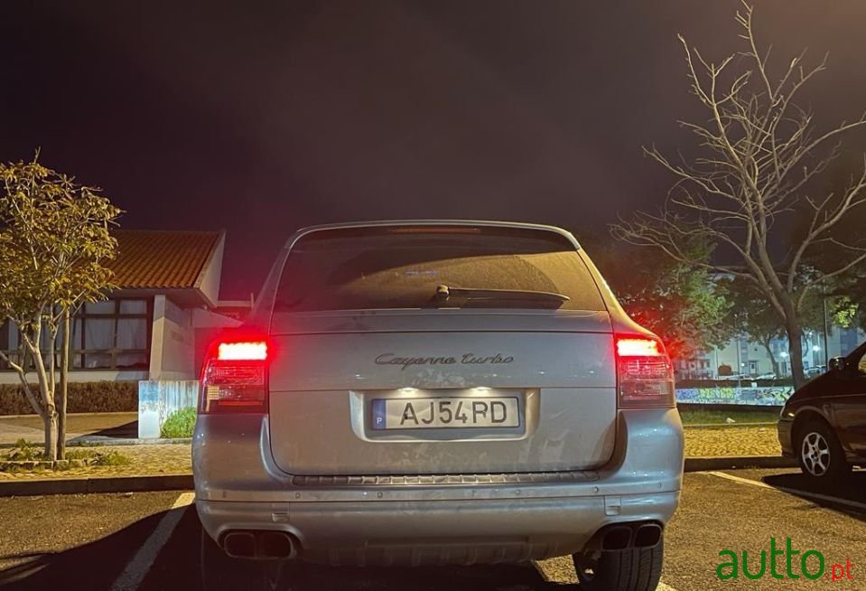 2005' Porsche Cayenne photo #6