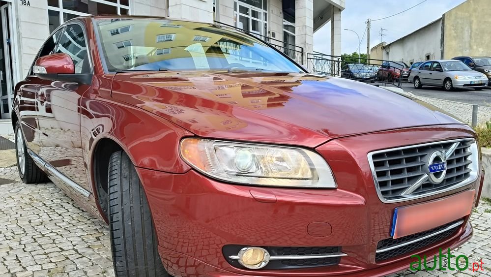 2010' Volvo S80 2.0 D Momentum photo #2